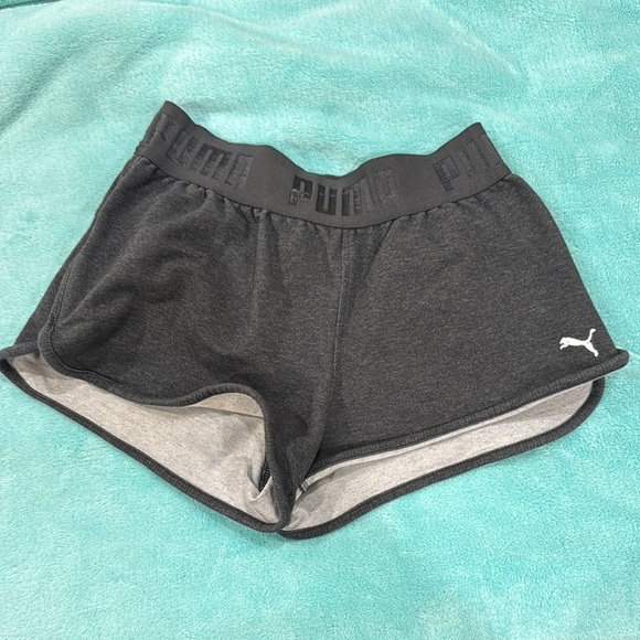 Puma Black and Gray Athletic Shorts Lightweight Elastic Waist - Picture 1 of 3